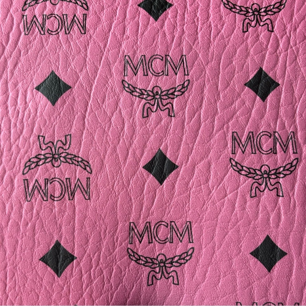 MCM Visetos Leather Envelope Clutch in pink VIP Novelty GWP NEW - Picture 7 of 10